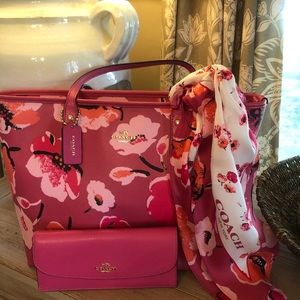 Coach wildflower city tote style#F37266 with matching scarf and slim wallet!
